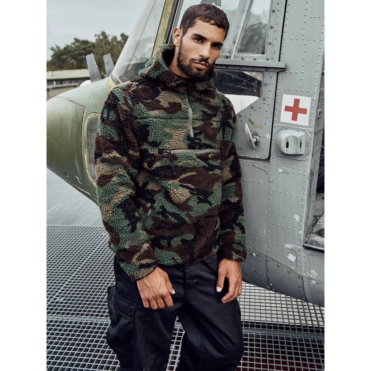 Brandit Teddyfleece Pullover Mit Kapuze Woodland 5 Brandit Teddyfleece Pullover Mit Kapuze Woodland – Bild 3